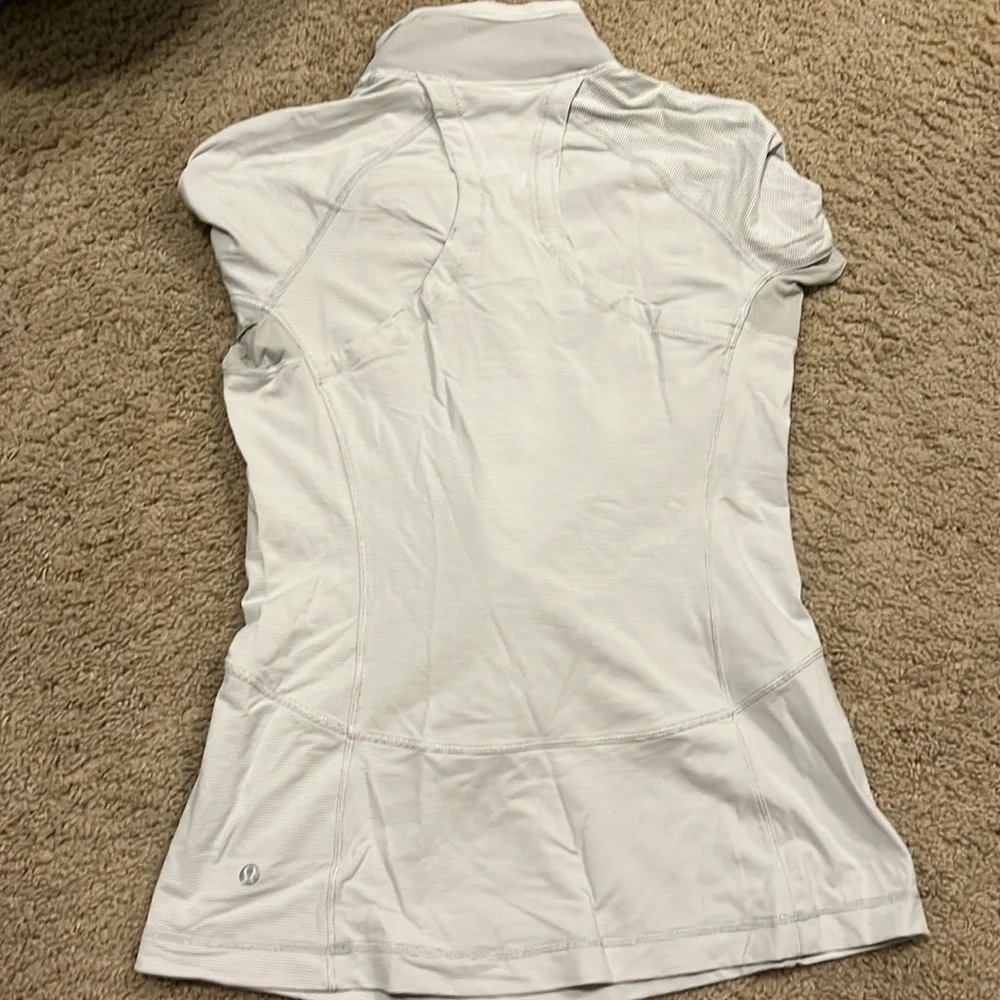 Lululemon half zip - Picture 3 of 4